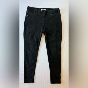 Old Navy black Rockstar pull-on skinny jeans